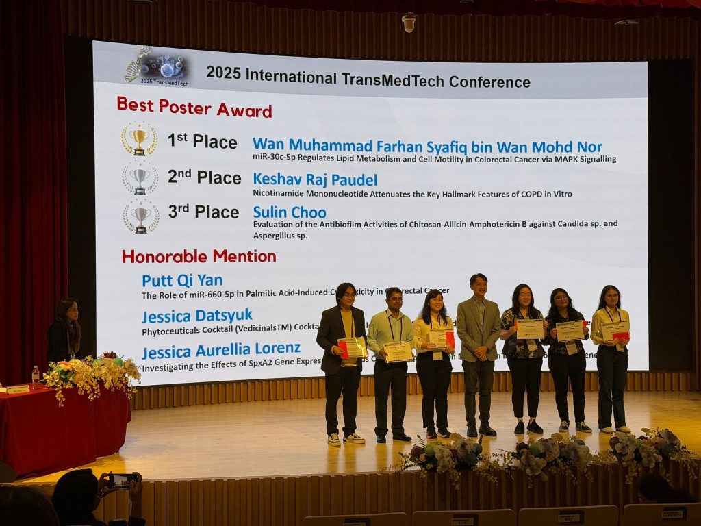 Best Poster Award presentation on stage at the 2025 International TransMedTech Conference